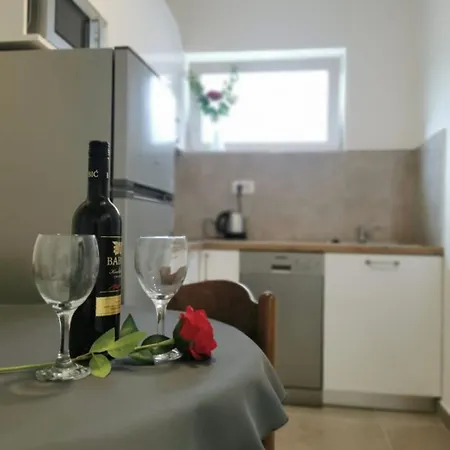 Apartment Kati - 150 M From Beach Vodice