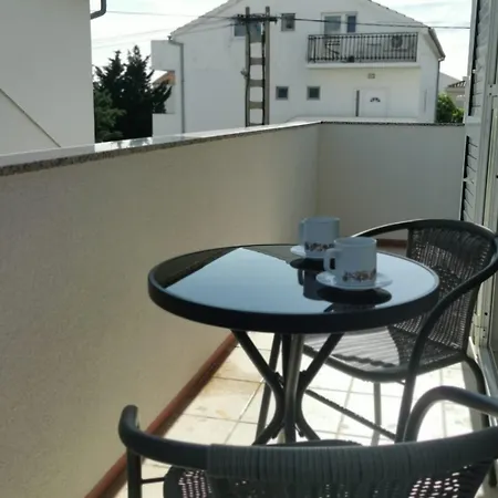 Kati - 150 M From Beach Apartment Vodice