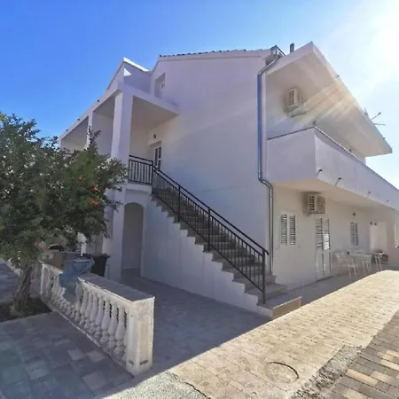 Kati - 150 M From Beach Vodice