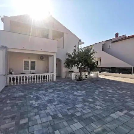 Kati - 150 M From Beach *